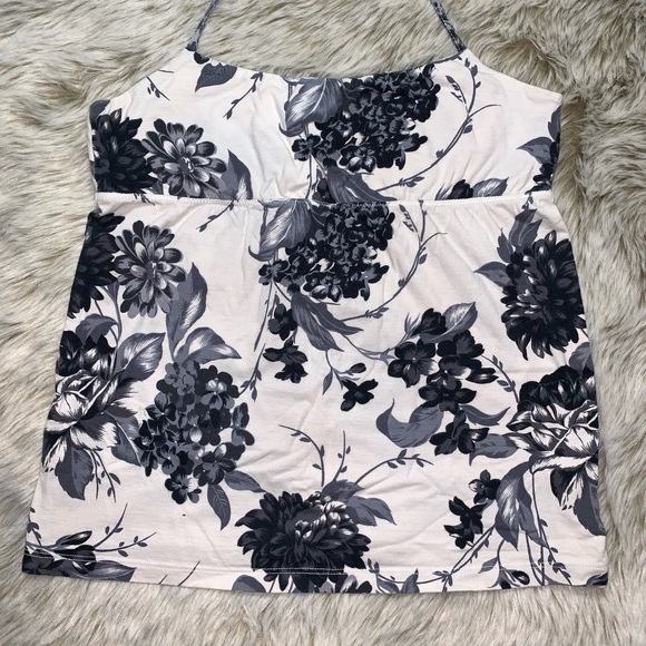BCBG Max Azria Black/White Floral crop Top - Picture 2 of 5